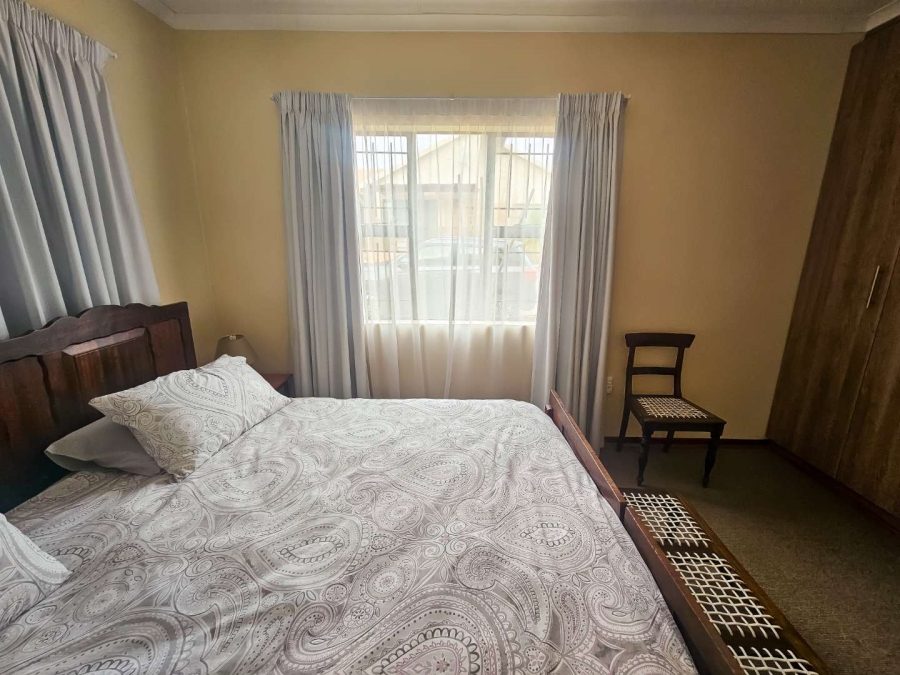 2 Bedroom Property for Sale in Langenhovenpark Free State